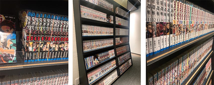 写真：2000冊の漫画が設置された本棚